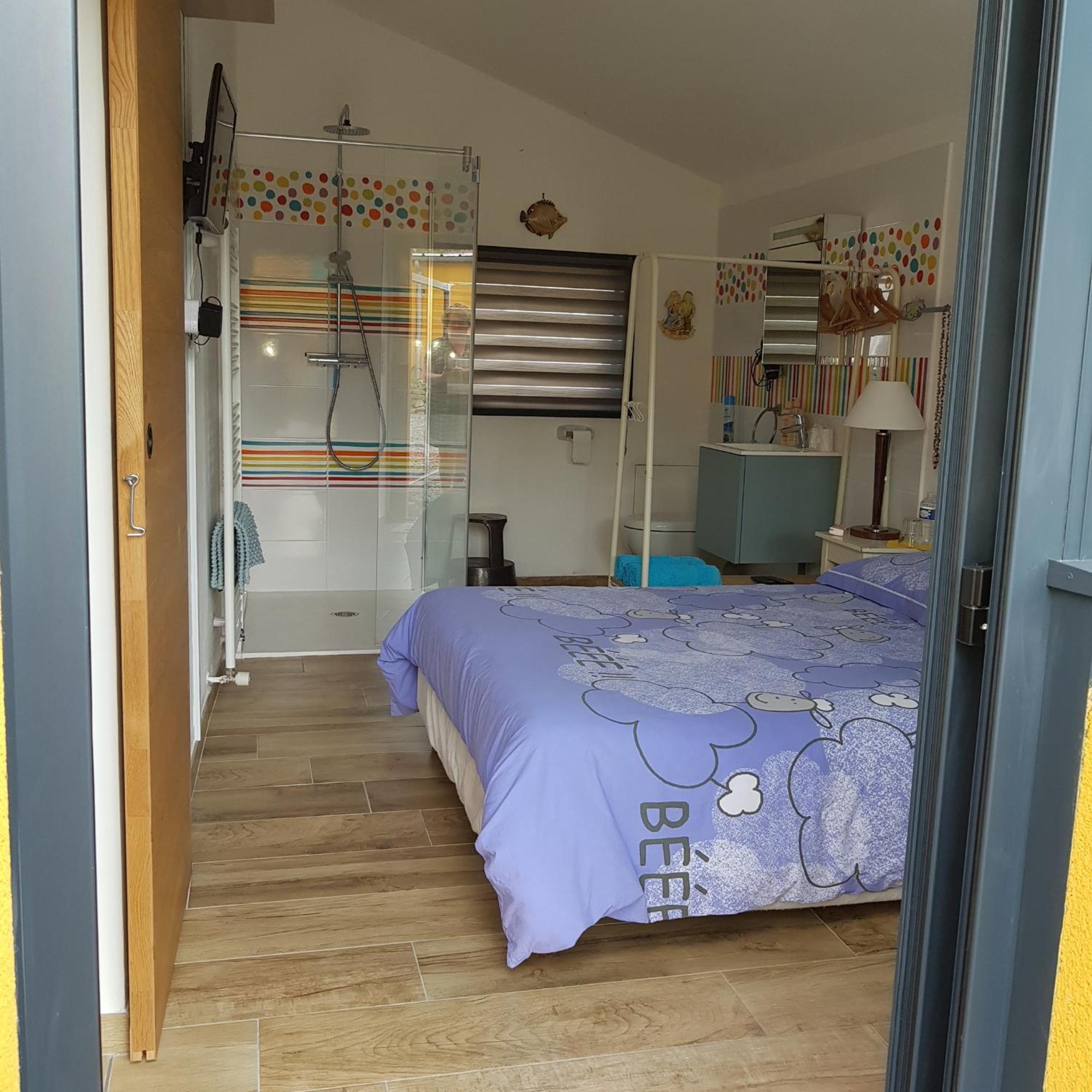 Le Jardin Bed & Breakfast Coudeville ภายนอก รูปภาพ